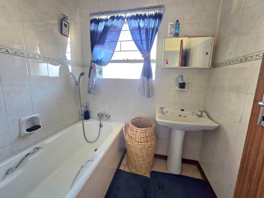 4 Bedroom Property for Sale in Panorama Free State